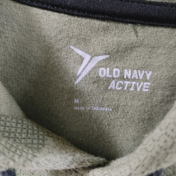Men Old Navy Active Green Hoodie in excellent condition - Picture 12 of 12